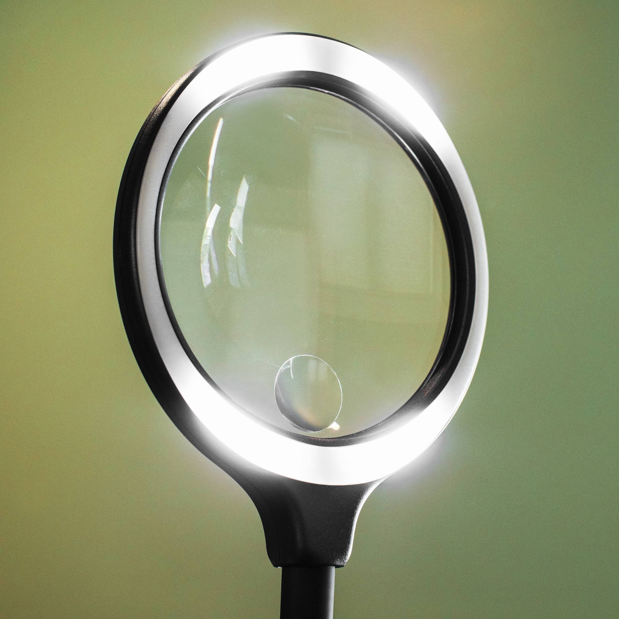 Desktop LED Magnifying Lamp for Hobbyist, Crafting, Reading
