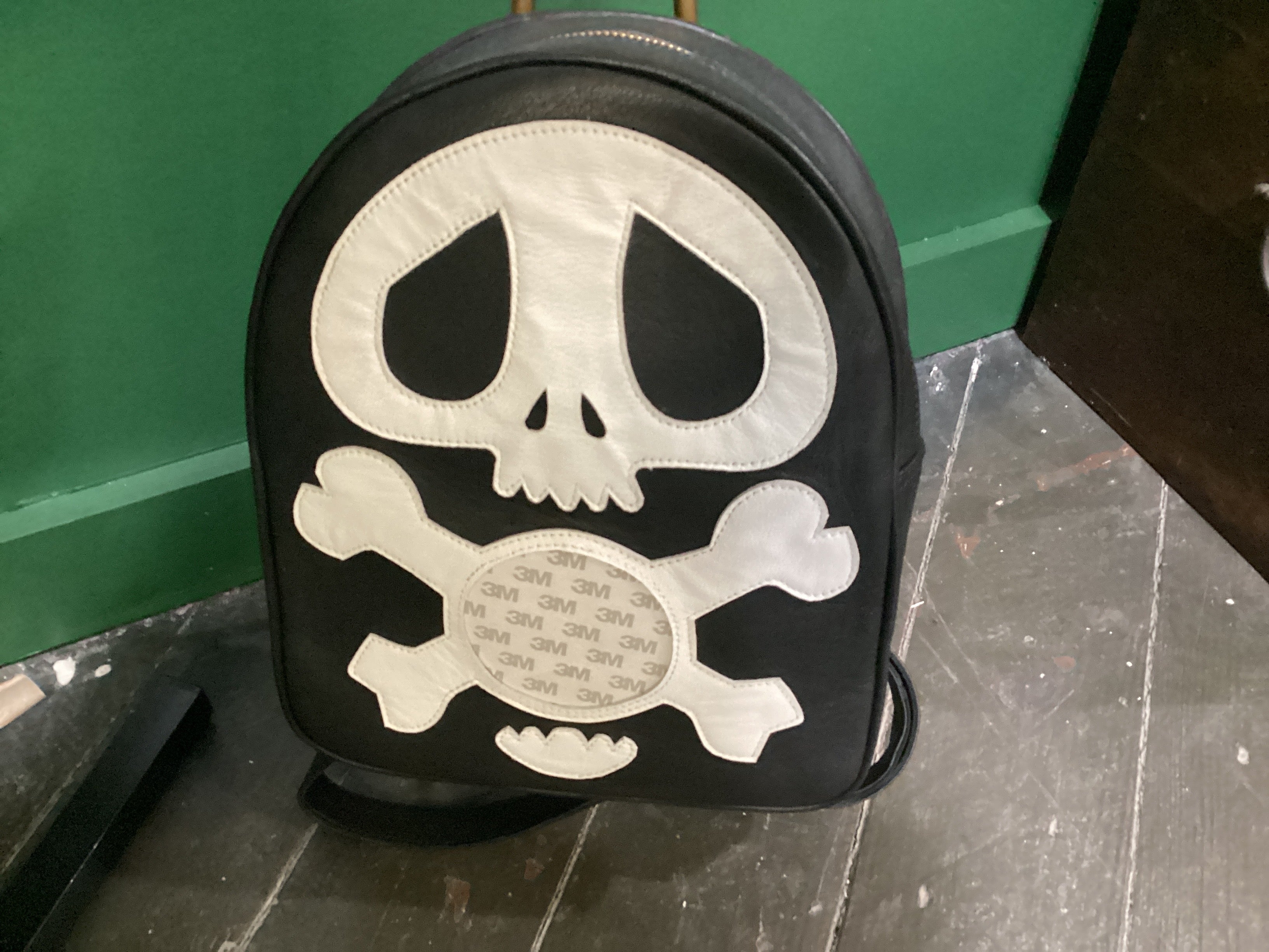 Black skull bag