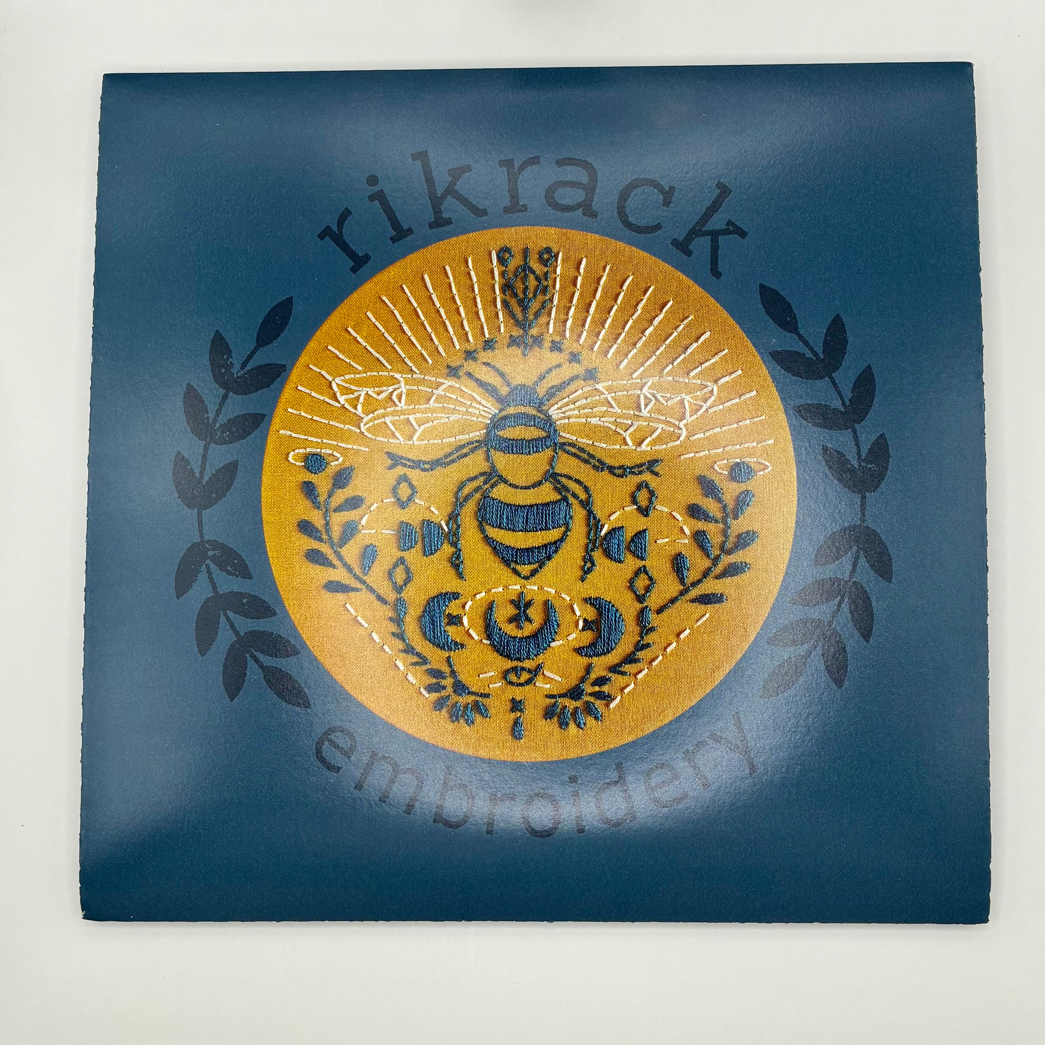 Rikrack Bee Embroidery Kit