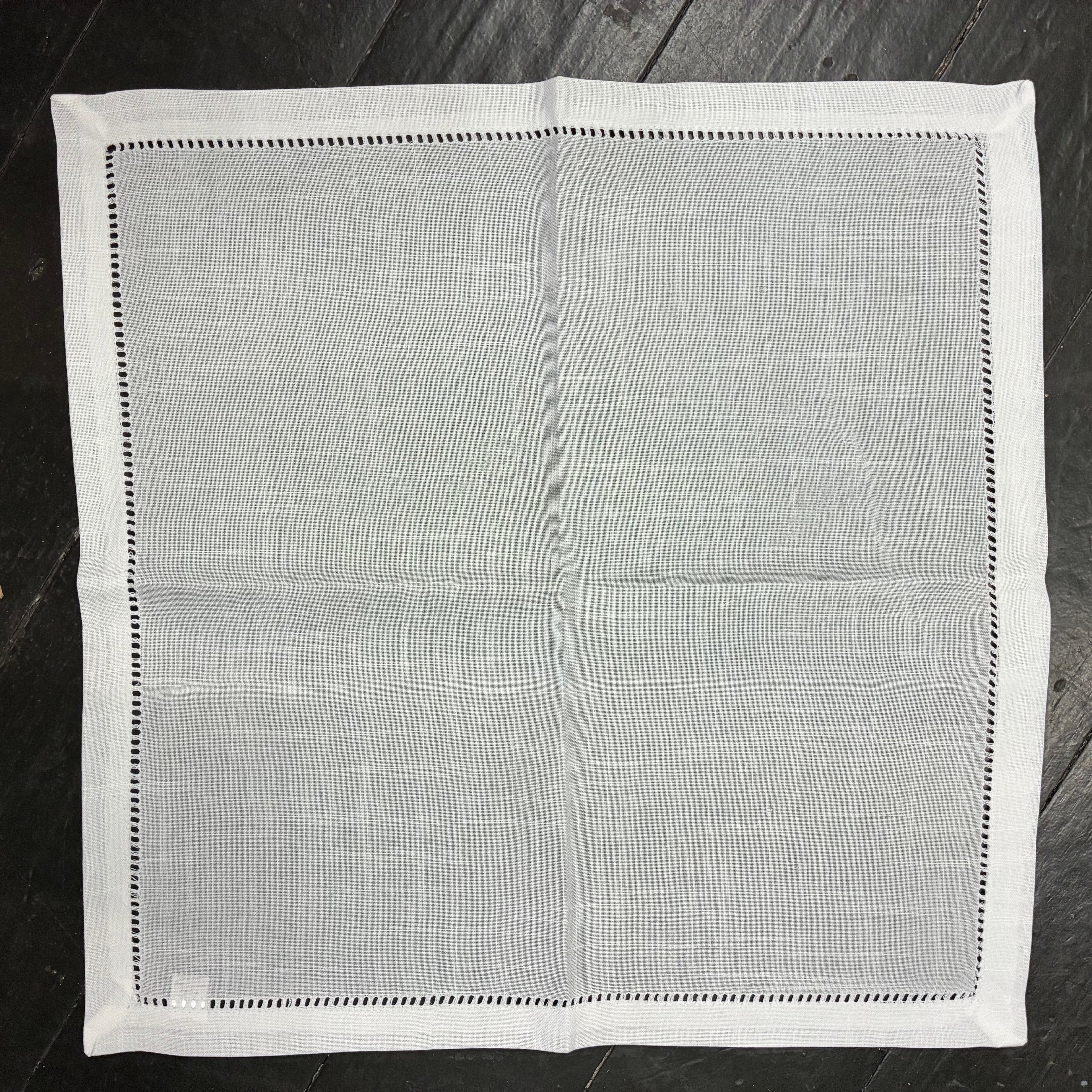 Saro Lifestyle Dinner Napkin with Hemstitch Border